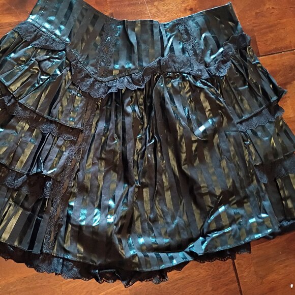 Lip Service Blacklist Aline Skirt --- Goth - Picture 3 of 6